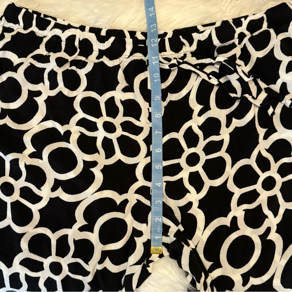 Natori Black and White Floral Print Pajama Pants Size XL, 100% Rayon - Picture 6 of 9
